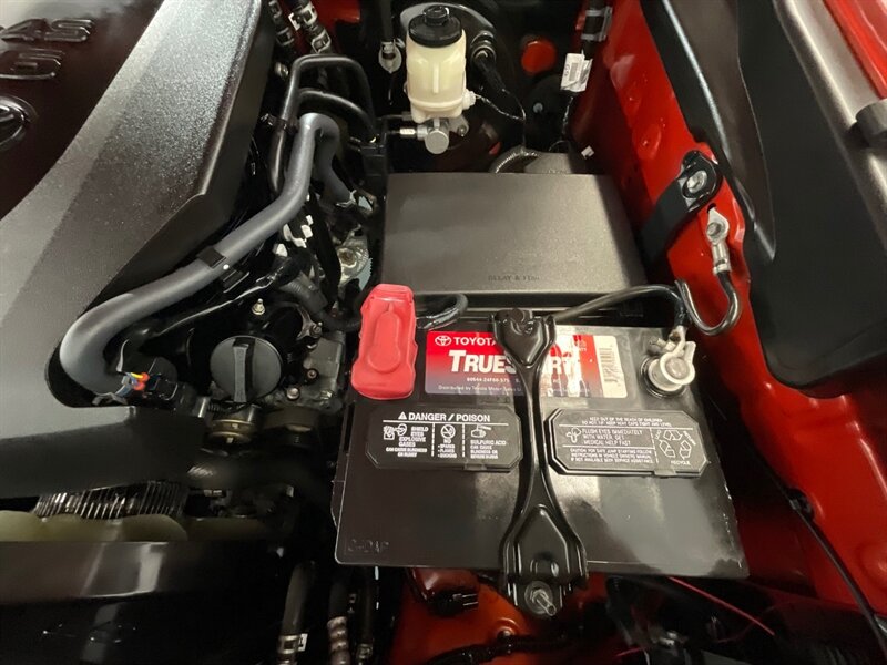 2017 Toyota Tacoma TRD Sport 4X4 / V6 / LIFT w. NEW WHEELS & TIRES /Sunroof / Heated Seats ./ Blind Spot Alert / Navigation & Backup Camera / ZERO RUST - Photo 62 - Gladstone, OR 97027