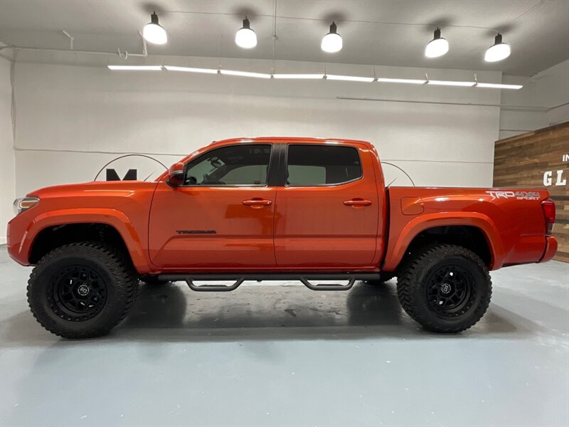 2017 Toyota Tacoma TRD Sport 4X4 / V6 / LIFT w. NEW WHEELS & TIRES /Sunroof / Heated Seats ./ Blind Spot Alert / Navigation & Backup Camera / ZERO RUST - Photo 3 - Gladstone, OR 97027