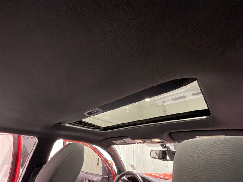 2017 Toyota Tacoma TRD Sport 4X4 / V6 / LIFT w. NEW WHEELS & TIRES /Sunroof / Heated Seats ./ Blind Spot Alert / Navigation & Backup Camera / ZERO RUST - Photo 20 - Gladstone, OR 97027