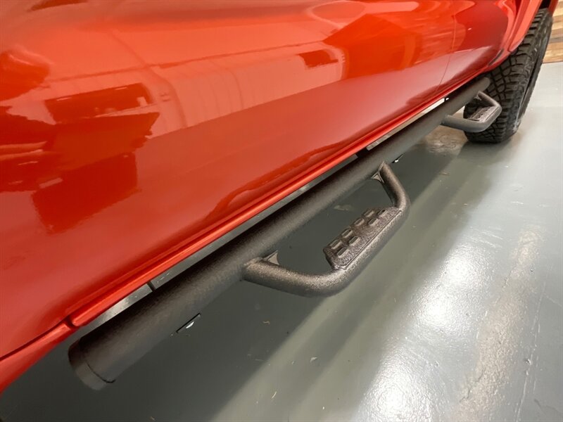 2017 Toyota Tacoma TRD Sport 4X4 / V6 / LIFT w. NEW WHEELS & TIRES /Sunroof / Heated Seats ./ Blind Spot Alert / Navigation & Backup Camera / ZERO RUST - Photo 53 - Gladstone, OR 97027