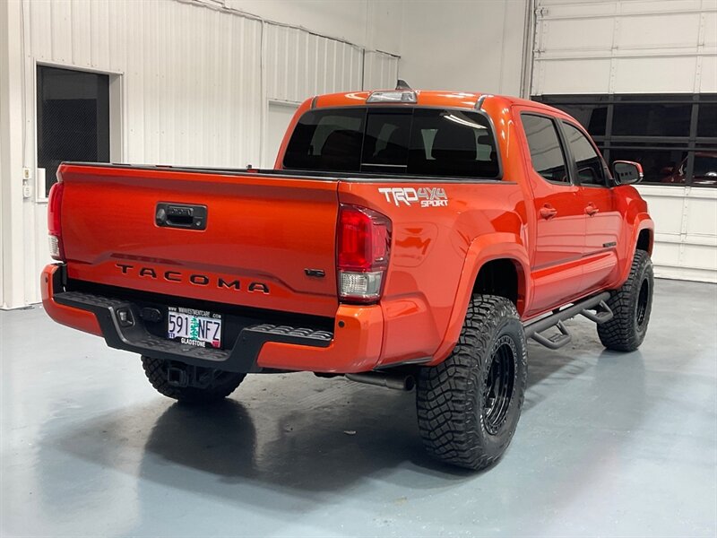 2017 Toyota Tacoma TRD Sport 4X4 / V6 / LIFT w. NEW WHEELS & TIRES /Sunroof / Heated Seats ./ Blind Spot Alert / Navigation & Backup Camera / ZERO RUST - Photo 7 - Gladstone, OR 97027