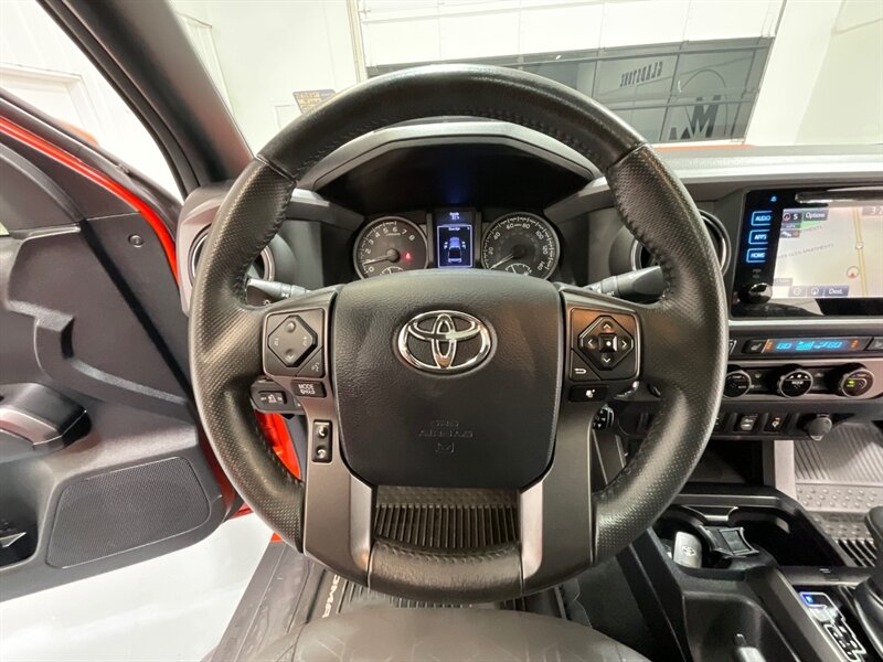 2017 Toyota Tacoma TRD Sport 4X4 / V6 / LIFT w. NEW WHEELS & TIRES /Sunroof / Heated Seats ./ Blind Spot Alert / Navigation & Backup Camera / ZERO RUST - Photo 57 - Gladstone, OR 97027