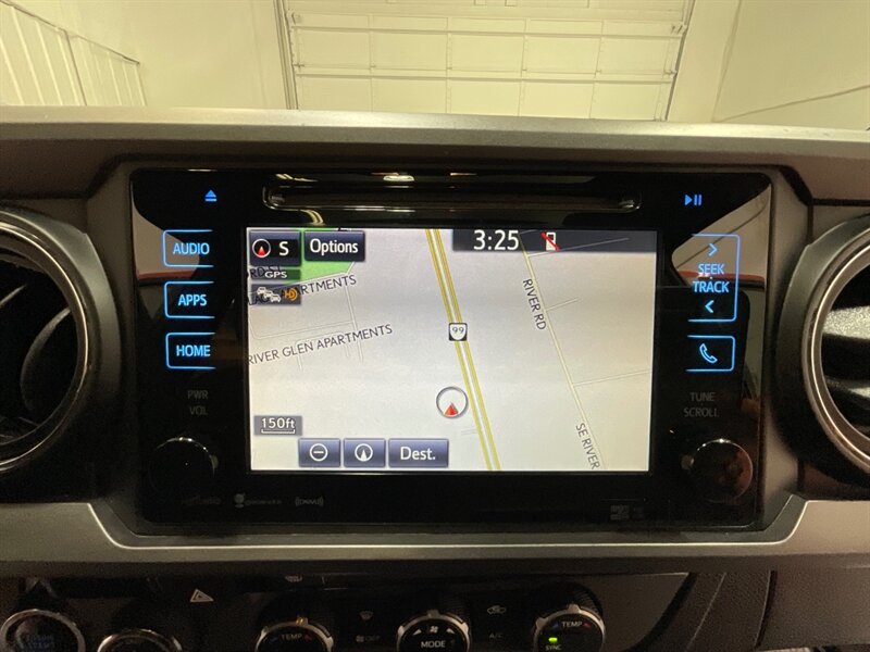 2017 Toyota Tacoma TRD Sport 4X4 / V6 / LIFT w. NEW WHEELS & TIRES /Sunroof / Heated Seats ./ Blind Spot Alert / Navigation & Backup Camera / ZERO RUST - Photo 47 - Gladstone, OR 97027