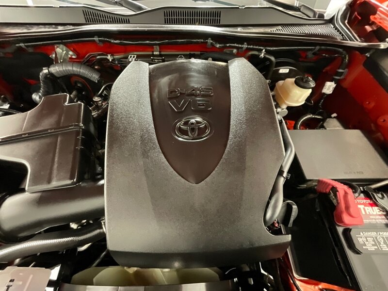 2017 Toyota Tacoma TRD Sport 4X4 / V6 / LIFT w. NEW WHEELS & TIRES /Sunroof / Heated Seats ./ Blind Spot Alert / Navigation & Backup Camera / ZERO RUST - Photo 50 - Gladstone, OR 97027