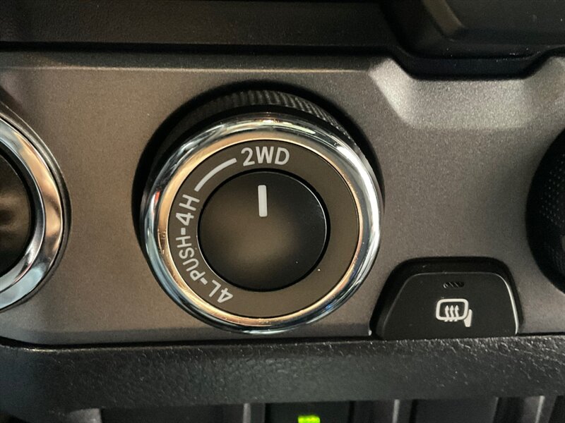 2017 Toyota Tacoma TRD Sport 4X4 / V6 / LIFT w. NEW WHEELS & TIRES /Sunroof / Heated Seats ./ Blind Spot Alert / Navigation & Backup Camera / ZERO RUST - Photo 45 - Gladstone, OR 97027