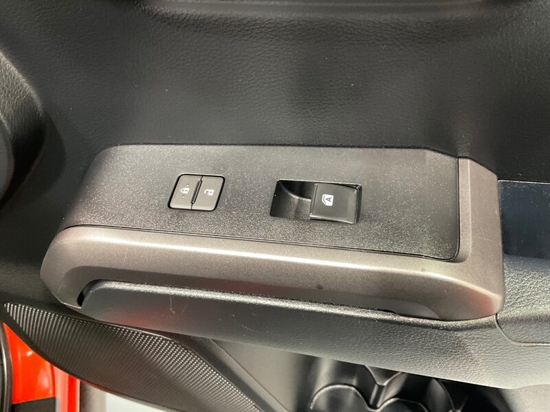 2017 Toyota Tacoma TRD Sport 4X4 / V6 / LIFT w. NEW WHEELS & TIRES /Sunroof / Heated Seats ./ Blind Spot Alert / Navigation & Backup Camera / ZERO RUST - Photo 43 - Gladstone, OR 97027