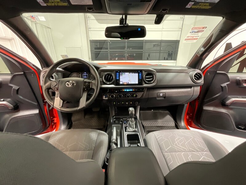 2017 Toyota Tacoma TRD Sport 4X4 / V6 / LIFT w. NEW WHEELS & TIRES /Sunroof / Heated Seats ./ Blind Spot Alert / Navigation & Backup Camera / ZERO RUST - Photo 34 - Gladstone, OR 97027