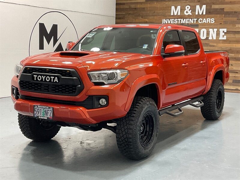 2017 Toyota Tacoma TRD Sport 4X4 / V6 / LIFT w. NEW WHEELS & TIRES /Sunroof / Heated Seats ./ Blind Spot Alert / Navigation & Backup Camera / ZERO RUST - Photo 74 - Gladstone, OR 97027
