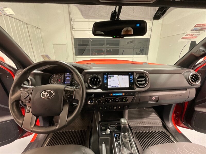 2017 Toyota Tacoma TRD Sport 4X4 / V6 / LIFT w. NEW WHEELS & TIRES /Sunroof / Heated Seats ./ Blind Spot Alert / Navigation & Backup Camera / ZERO RUST - Photo 15 - Gladstone, OR 97027