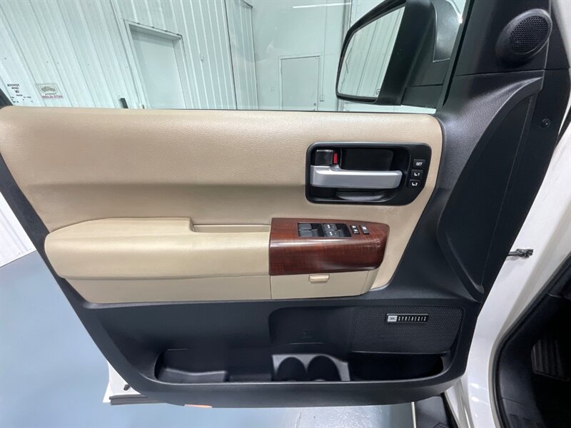 2014 Toyota Sequoia Platinum 4X4 5.7L V8 /3RD SEAT / NEW TIRES /Sunroof / DVD Player / Heated & Cooled Seats - Photo 32 - Gladstone, OR 97027