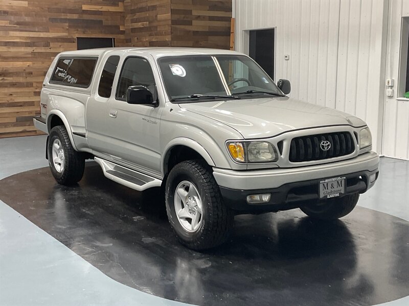 2001 Toyota Tacoma TRD OFF RD 4X4 / 2.7L 4Cyl / 5-SPEED MANUAL  / LOCAL RUST FREE / REAR DIFF LOCKS - Photo 2 - Gladstone, OR 97027