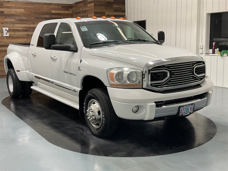 2006 Dodge Ram 3500 Laramie MEGACAB 4X4 / DUALLY / 5.9L CUMMINS DIESEL  / NO RUST / FULLY LOADED - Photo 2 - Gladstone, OR 97027