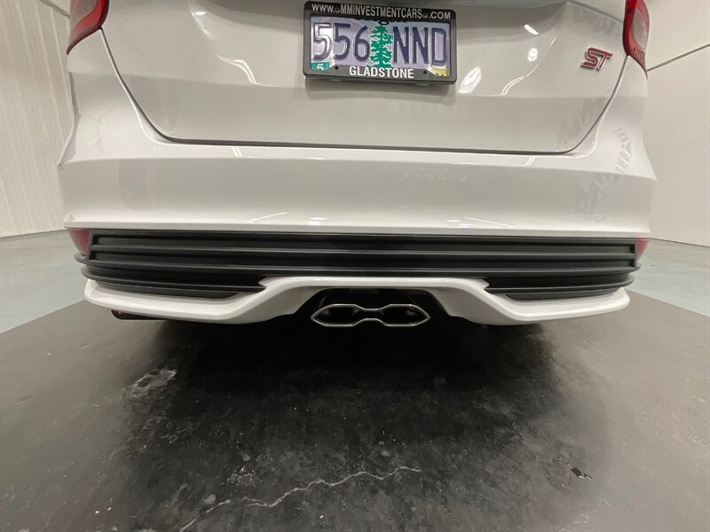 2018 Ford Focus ST Hatch Back / 4Cyl EcoBoost / 6-SPEED / 55K MILE  / Back up Camera - Photo 46 - Gladstone, OR 97027