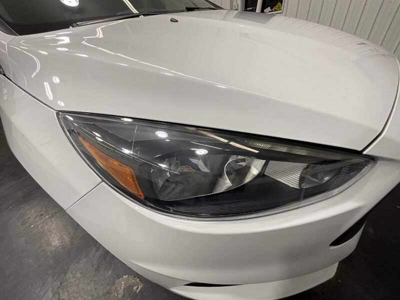 2018 Ford Focus ST Hatch Back / 4Cyl EcoBoost / 6-SPEED / 55K MILE  / Back up Camera - Photo 29 - Gladstone, OR 97027