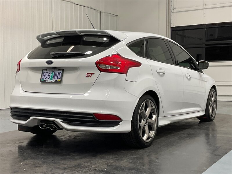 2018 Ford Focus ST Hatch Back / 4Cyl EcoBoost / 6-SPEED / 55K MILE  / Back up Camera - Photo 7 - Gladstone, OR 97027