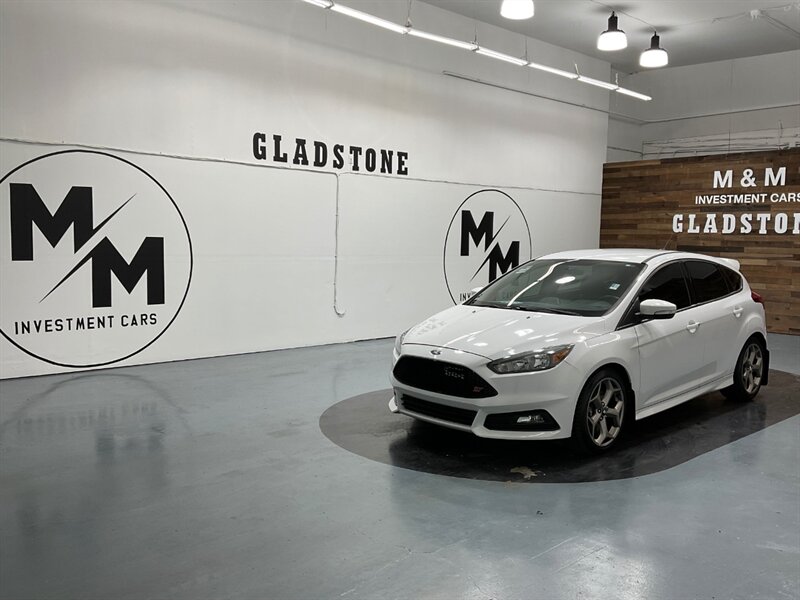 2018 Ford Focus ST Hatch Back / 4Cyl EcoBoost / 6-SPEED / 55K MILE  / Back up Camera - Photo 25 - Gladstone, OR 97027