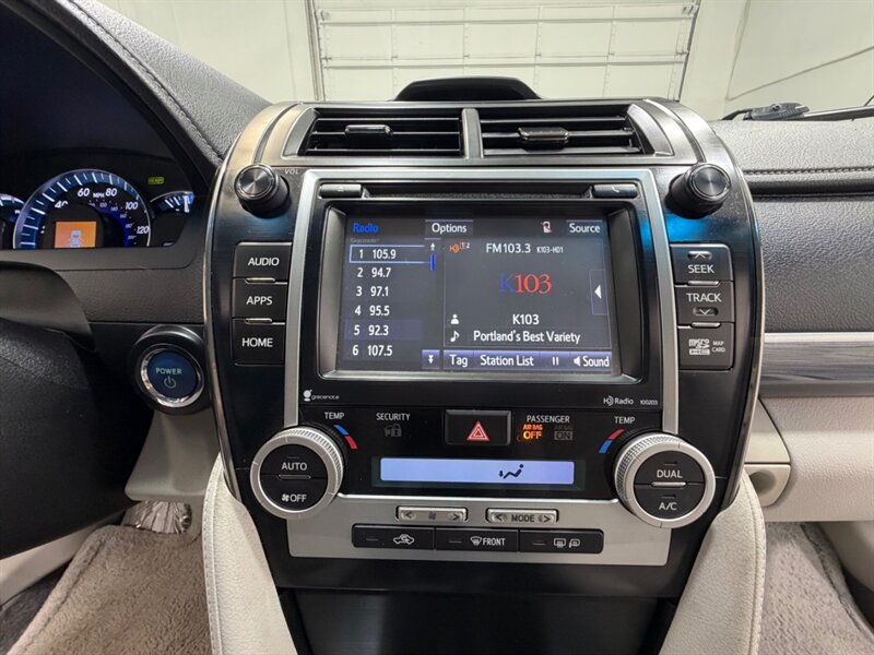 2014 Toyota Camry Hybrid XLE / Backup Camera / Local Car /Excel Cond - Photo 15 - Gladstone, OR 97027