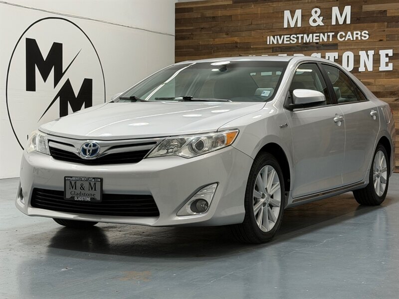 2014 Toyota Camry Hybrid XLE / Backup Camera / Local Car /Excel Cond - Photo 1 - Gladstone, OR 97027