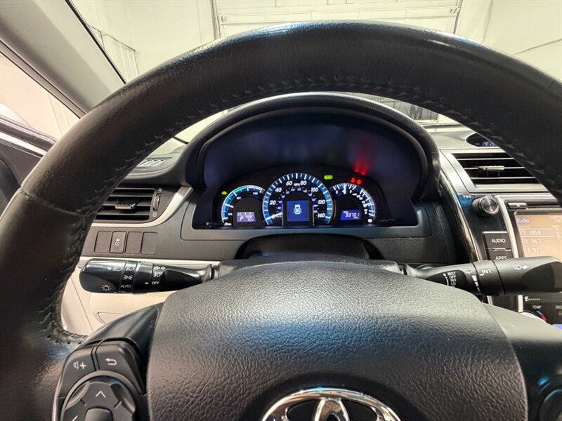 2014 Toyota Camry Hybrid XLE / Backup Camera / Local Car /Excel Cond - Photo 37 - Gladstone, OR 97027