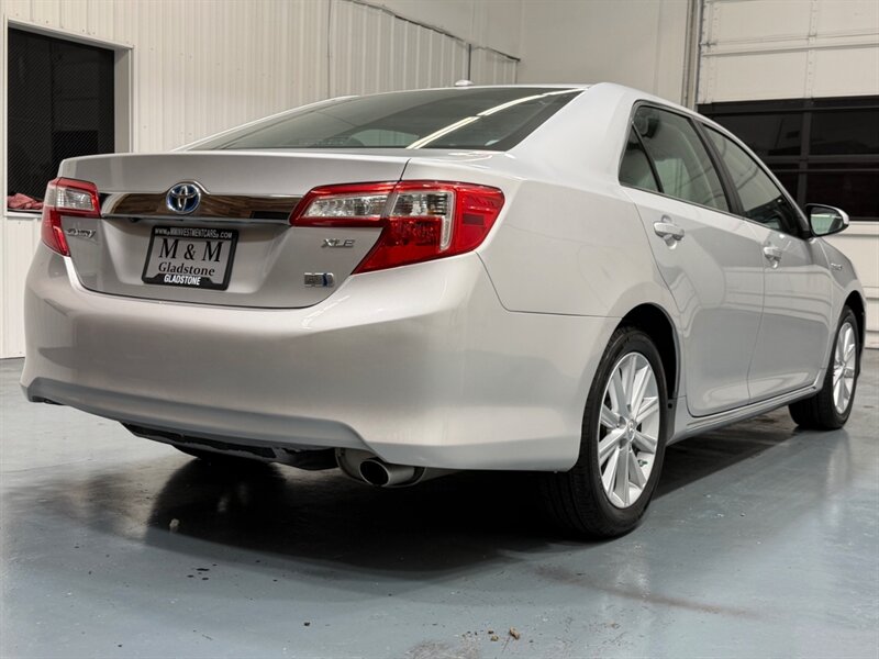 2014 Toyota Camry Hybrid XLE / Backup Camera / Local Car /Excel Cond - Photo 7 - Gladstone, OR 97027