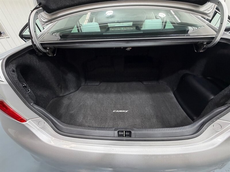 2014 Toyota Camry Hybrid XLE / Backup Camera / Local Car /Excel Cond - Photo 30 - Gladstone, OR 97027