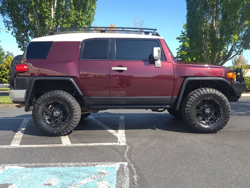 2007 Toyota FJ Cruiser 4X4 / V6 / e-LOCKER / ARB BUMPER / NEW LIFT  / NEW TIRES / REAR DIFFERENTIAL LOCK / WARN WINCH - Photo 4 - Portland, OR 97217