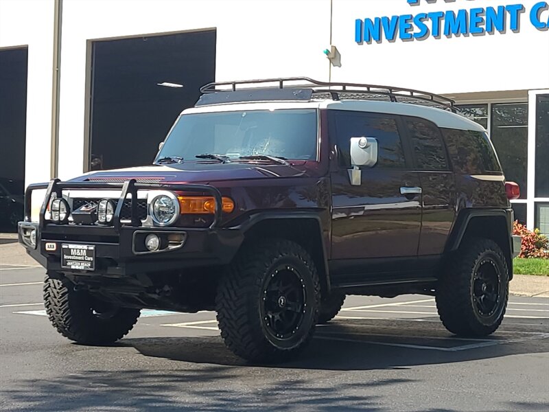 2007 Toyota FJ Cruiser 4X4 / V6 / e-LOCKER / ARB BUMPER / NEW LIFT  / NEW TIRES / REAR DIFFERENTIAL LOCK / WARN WINCH - Photo 1 - Portland, OR 97217