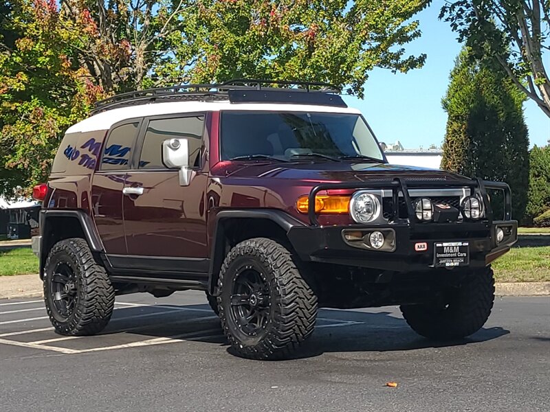 2007 Toyota FJ Cruiser 4X4 / V6 / e-LOCKER / ARB BUMPER / NEW LIFT  / NEW TIRES / REAR DIFFERENTIAL LOCK / WARN WINCH - Photo 2 - Portland, OR 97217