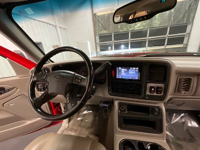 2006 Chevrolet Silverado 2500 LT Crew Cab 4X4 / 6.6L DIESEL / Leather / LIFTED  LOCAL OREGON TRUCK / RUST FREE / LIFTED w/ 35 " TIRES & 20 " AE WHEELS / SHARP & SUPER CLEAN !! - Photo 17 - Gladstone, OR 97027