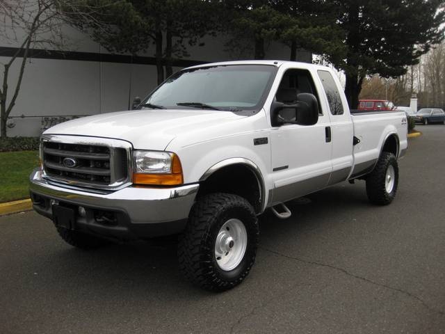 2001 Ford F-250 Super Duty XLT   - Photo 1 - Portland, OR 97217