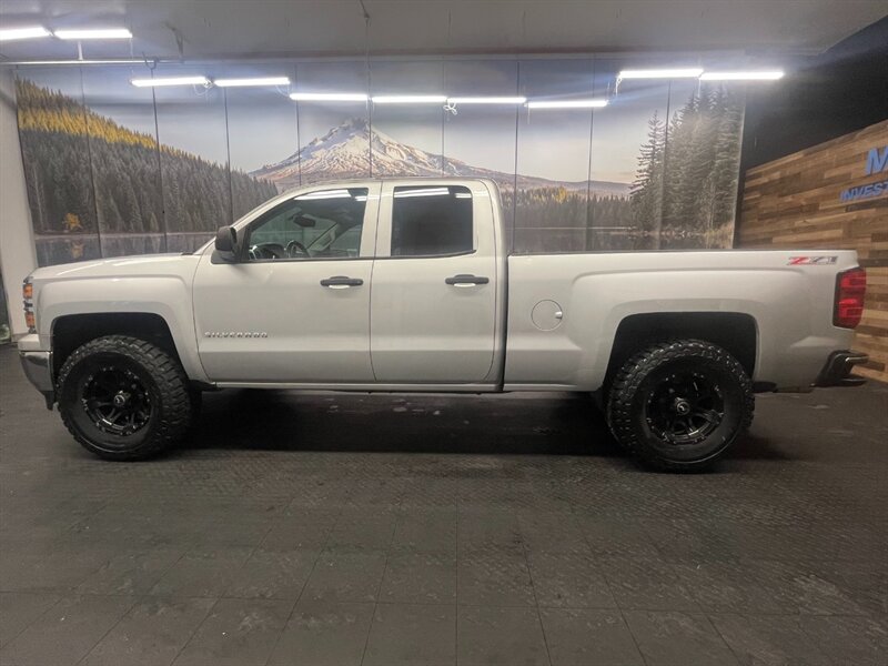 2014 Chevrolet Silverado 1500 LT Z71 4X4 / 5.3L V8 / LIFTED w/ NEW WHEELS & TIRE  Z71 OFF RD / Backup Cam / NEW 35 " A/T TIRES & AMERICAN RACING WHEELS - Photo 3 - Gladstone, OR 97027