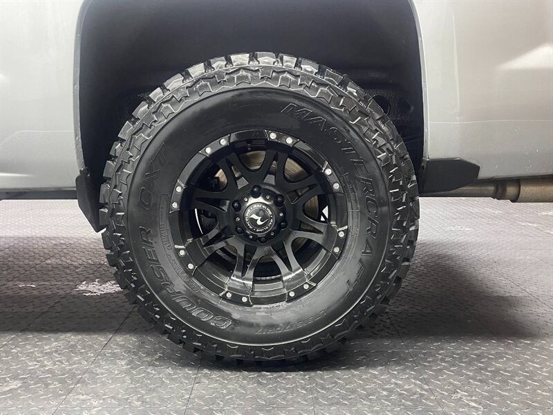 2014 Chevrolet Silverado 1500 LT Z71 4X4 / 5.3L V8 / LIFTED w/ NEW WHEELS & TIRE  Z71 OFF RD / Backup Cam / NEW 35 " A/T TIRES & AMERICAN RACING WHEELS - Photo 23 - Gladstone, OR 97027