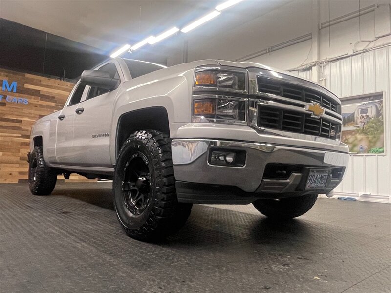 2014 Chevrolet Silverado 1500 LT Z71 4X4 / 5.3L V8 / LIFTED w/ NEW WHEELS & TIRE  Z71 OFF RD / Backup Cam / NEW 35 " A/T TIRES & AMERICAN RACING WHEELS - Photo 9 - Gladstone, OR 97027