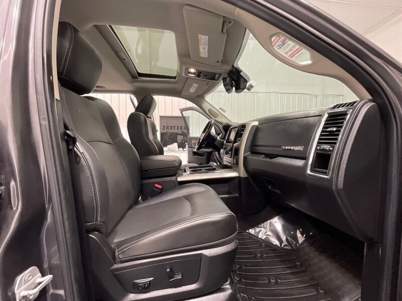 2014 RAM 1500 Laramie Crew Cab 4X4 / 5.7L V8 / FULLY LOADED  / Leather & Sunroof - Photo 15 - Gladstone, OR 97027