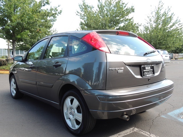 2006 Ford Focus ZX5 SES / 4-Door / Hatchback/ Leather/ Sunroof   - Photo 7 - Portland, OR 97217