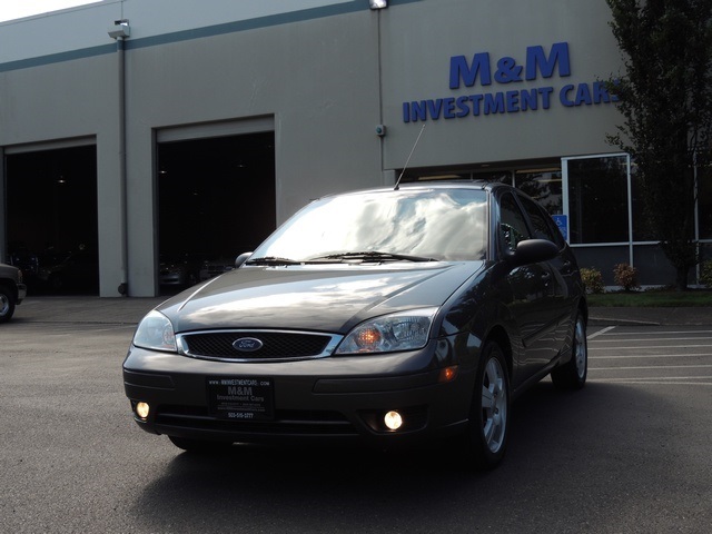 2006 Ford Focus ZX5 SES / 4-Door / Hatchback/ Leather/ Sunroof   - Photo 42 - Portland, OR 97217