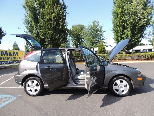 2006 Ford Focus ZX5 SES / 4-Door / Hatchback/ Leather/ Sunroof   - Photo 28 - Portland, OR 97217