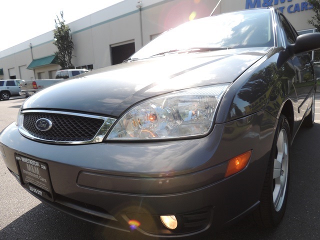 2006 Ford Focus ZX5 SES / 4-Door / Hatchback/ Leather/ Sunroof   - Photo 9 - Portland, OR 97217