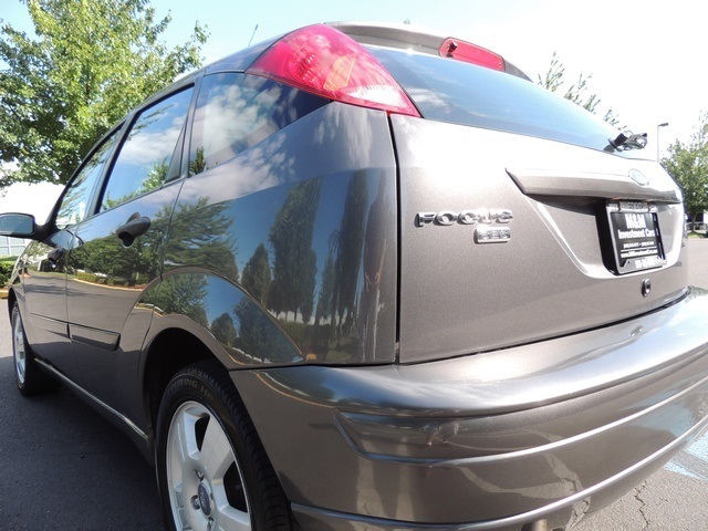 2006 Ford Focus ZX5 SES / 4-Door / Hatchback/ Leather/ Sunroof   - Photo 11 - Portland, OR 97217