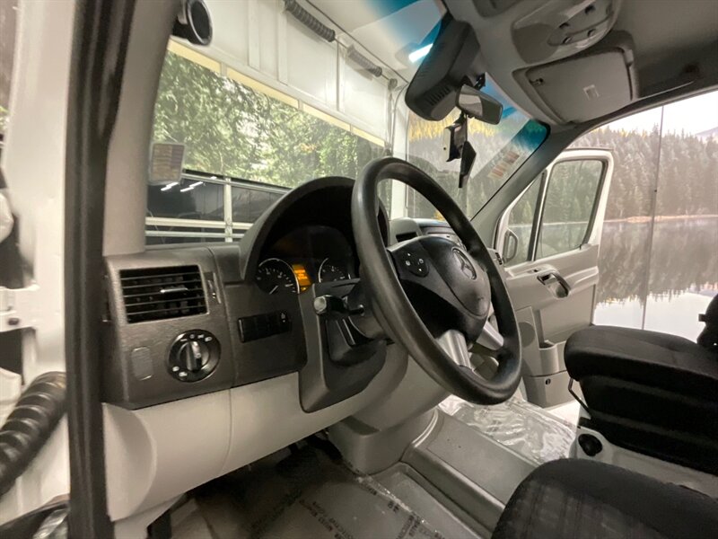 2017 Mercedes-Benz Sprinter 2500 Passenger Van 4X4 / 3.0L V6 DIESEL / 62K MILE  / 12-Passenger Van / Standard Roof & 144 " WB / 4X4 - Photo 15 - Gladstone, OR 97027