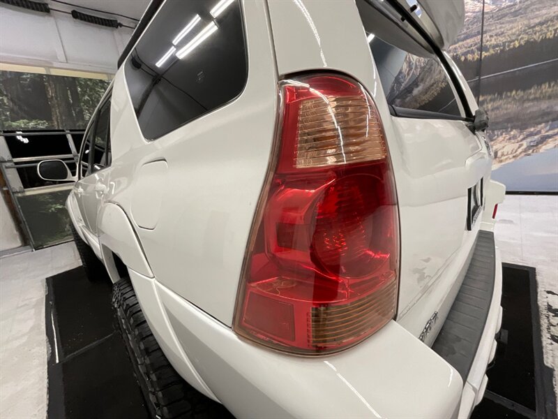 2005 Toyota 4Runner Limited 4X4 / 4.7L V8 / LIFTED w. NEW MUD TIRES  / Leather & Heated Seats / Sunroof / E-LOCKER / Rust Free  Excel Cond - Photo 28 - Gladstone, OR 97027