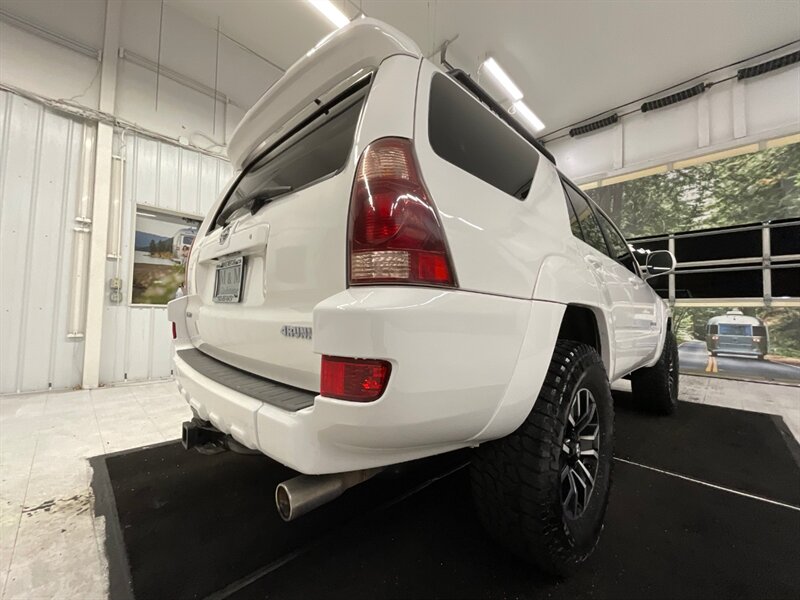 2005 Toyota 4Runner Limited 4X4 / 4.7L V8 / LIFTED w. NEW MUD TIRES  / Leather & Heated Seats / Sunroof / E-LOCKER / Rust Free  Excel Cond - Photo 10 - Gladstone, OR 97027