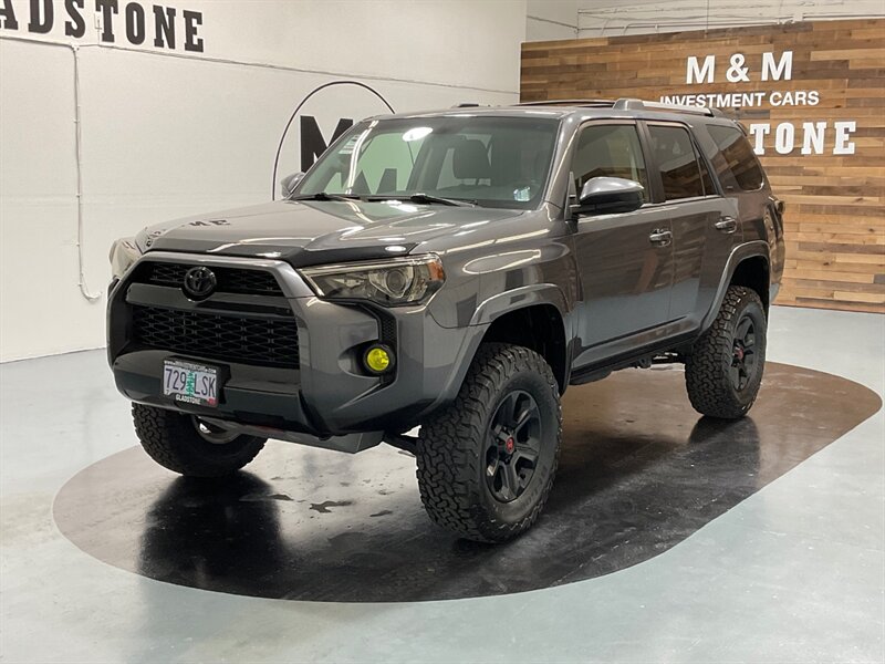 2019 Toyota 4Runner SR5 4X4 / 1-OWNER / LIFTED w. NEW TIRES WHEELS  / BLACK OUT PKG - Photo 25 - Gladstone, OR 97027