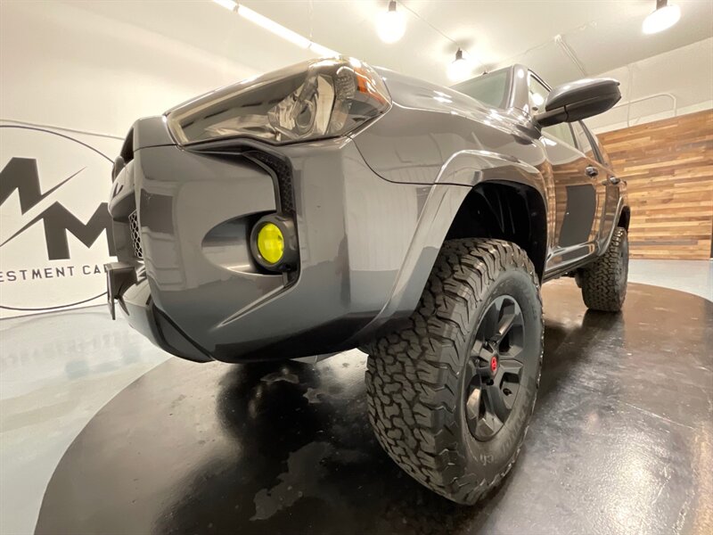 2019 Toyota 4Runner SR5 4X4 / 1-OWNER / LIFTED w. NEW TIRES WHEELS  / BLACK OUT PKG - Photo 30 - Gladstone, OR 97027