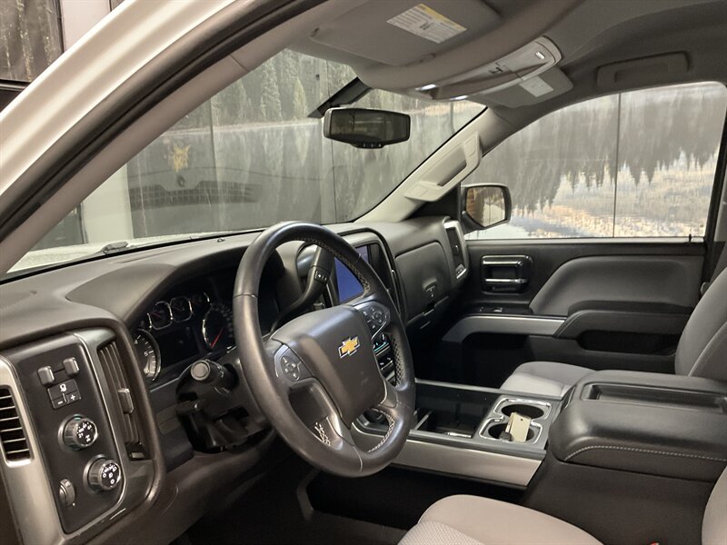 2014 Chevrolet Silverado 1500 LT Z71 Crew Cab 4X4 / 5.3L V8 / ONLY 62,000 MILES  LOCAL OREGON TRUCK / RUST FREE / SHARP & CLEAN !! - Photo 17 - Gladstone, OR 97027