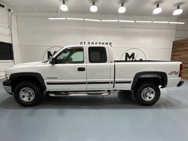2001 Chevrolet Silverado 2500 LS Extended Cab 4dr 4X4 / 6.0L V8 / NEW TIRES  / SHORT BED / LOCAL OREGON TRUCK w. ZERO RUST / Towing Pkg / Spray in bed liner - Photo 3 - Gladstone, OR 97027