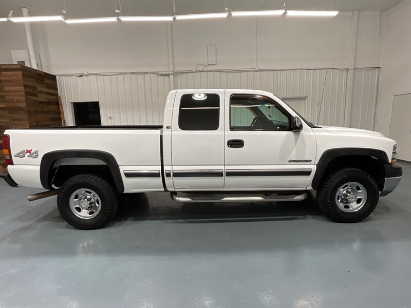 2001 Chevrolet Silverado 2500 LS Extended Cab 4dr 4X4 / 6.0L V8 / NEW TIRES  / SHORT BED / LOCAL OREGON TRUCK w. ZERO RUST / Towing Pkg / Spray in bed liner - Photo 4 - Gladstone, OR 97027