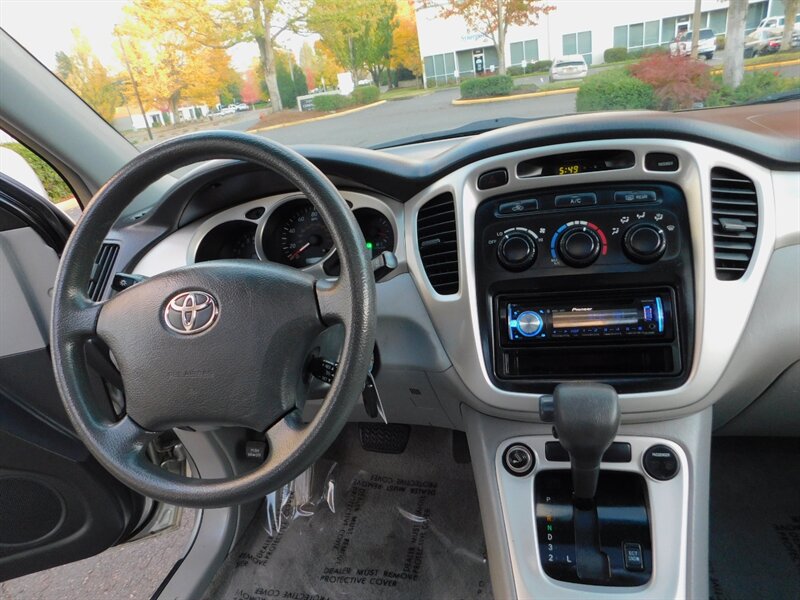 2007 Toyota Highlander Sport SR5 V6 4X4 3RD ROW / Fresh Trade-in Excl Con   - Photo 21 - Portland, OR 97217