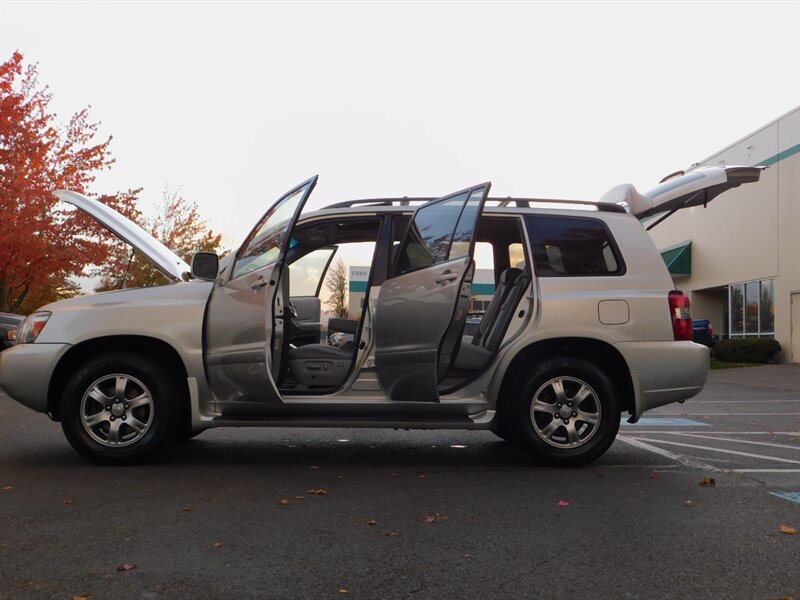 2007 Toyota Highlander Sport SR5 V6 4X4 3RD ROW / Fresh Trade-in Excl Con   - Photo 9 - Portland, OR 97217