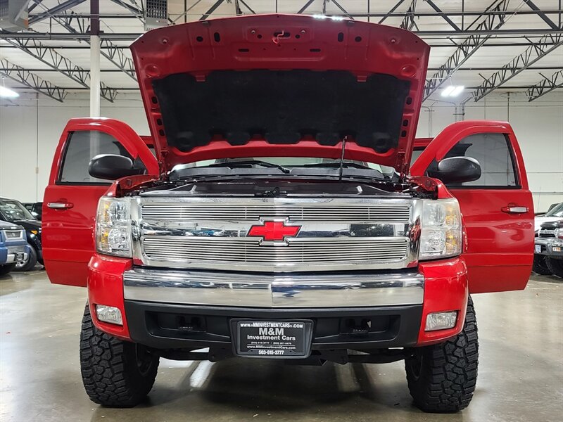 2007 Chevrolet Silverado 1500 Z71 / 4X4 / 102K MILES / NEW TIRES / LIFTED  / 4-Door / Excellent Condition - Photo 30 - Portland, OR 97217